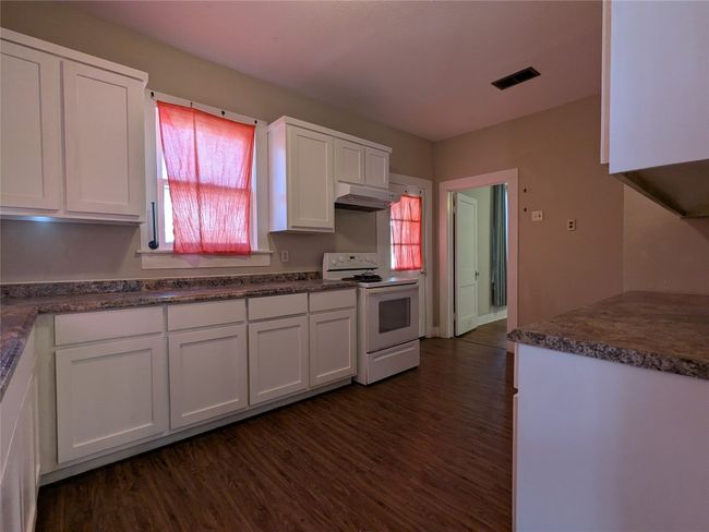 207 W 5 Th St, House other with 2 bedrooms, 1 bathrooms and null parking in Lampasas TX | Image 9