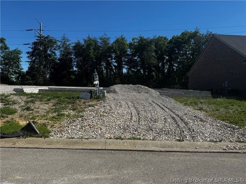 806 Katie Ln, New Albany, IN, 47150-2143 | Card Image