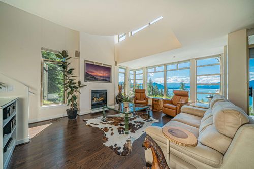 8664 Seascape Dr, West Vancouver, BC, V7W3J7 | Card Image