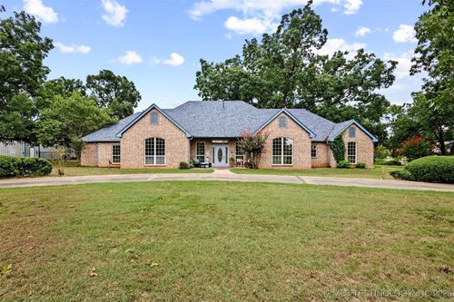 236 Pecan Acres Ln, Colbert, OK, 74733-2307 | Card Image