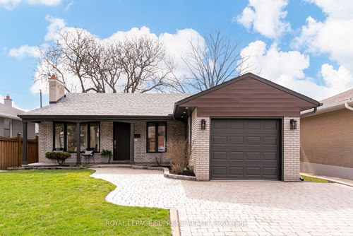 21 Spencely Crt, Etobicoke, ON, M9P1N4 | Card Image