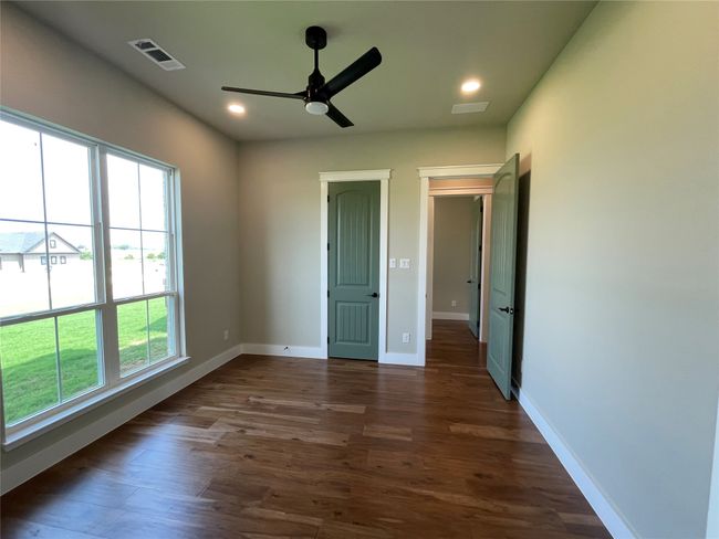 Large home office can also be fourth bedroom | Image 31