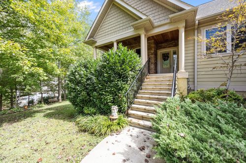 40 Mountain Shadows Dr, Leicester, NC, 28748-7601 | Card Image