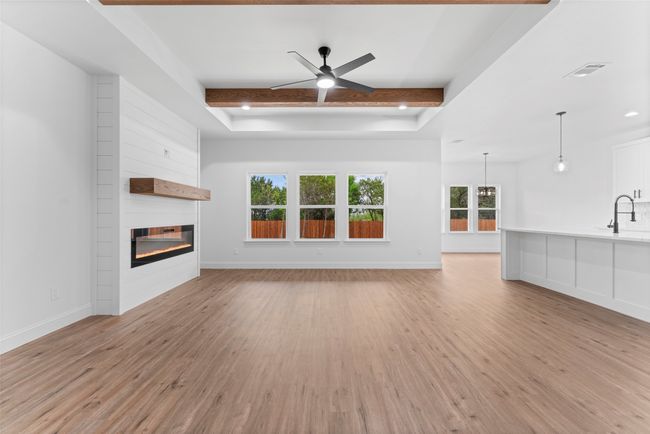 4609 Eagle Nest Ct, House other with 4 bedrooms, 3 bathrooms and null parking in Granbury TX | Image 5