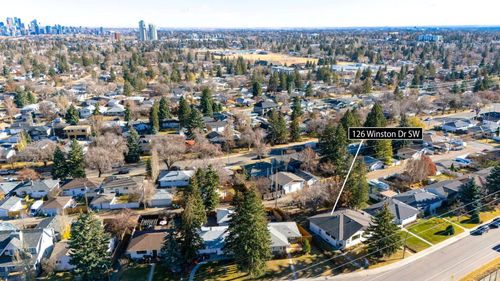 126 Winston Dr Sw, Calgary, AB, T3C2P9 | Card Image