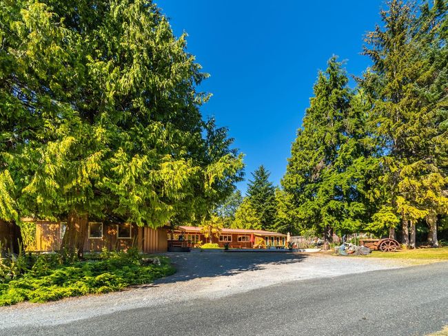 410 17 Th Ave, House other with 4 bedrooms, 5 bathrooms and 4 parking in Sointula BC | Image 57