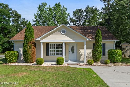 1428 Forest Hill Dr, Navassa, NC, 28451-9273 | Card Image