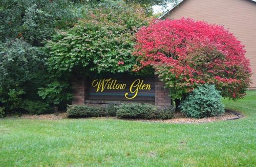 5740 Willow Trl, Shoreview, MN, 55126-4786 | Card Image