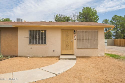 2039 Stanford St, Las Cruces, NM, 88005-6517 | Card Image