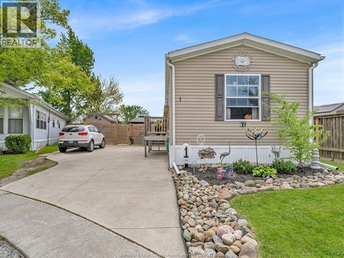 1 Oak Crt, Mcgregor, ON, N0R1J0 | Card Image