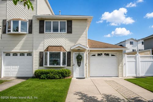 504 Medina Street, Staten Island, NY, 10306 | Card Image