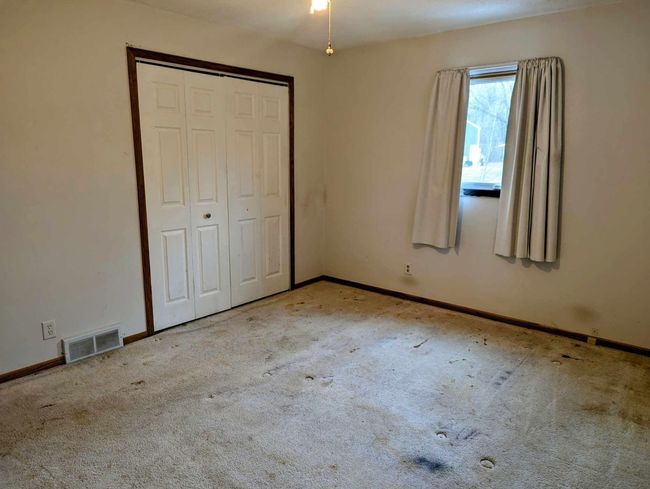 Main level bedroom | Image 15