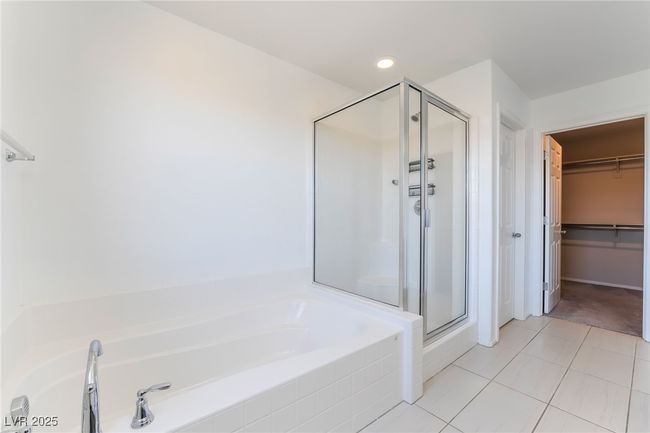 Primary Bathroom | Image 26