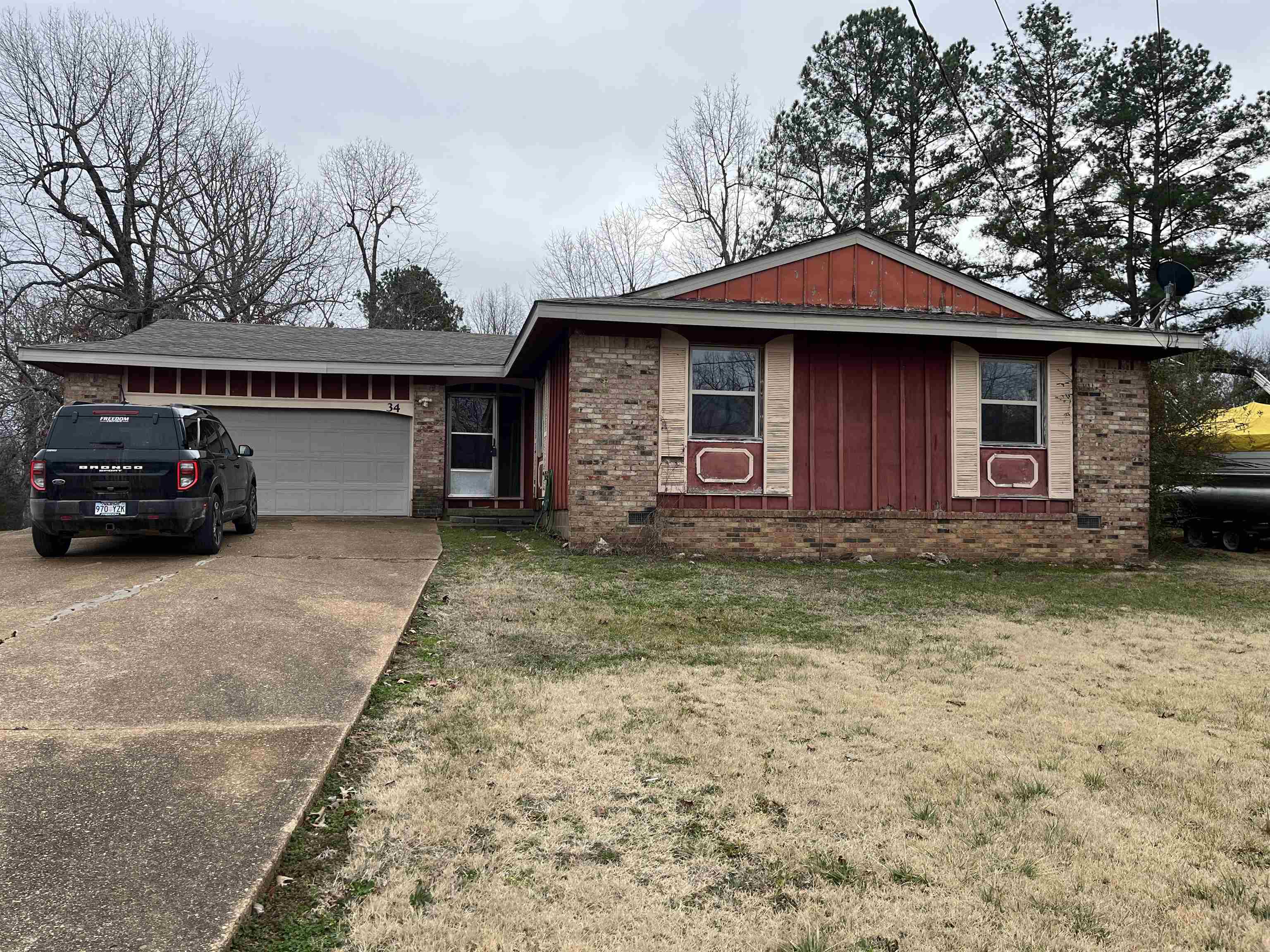 Opalochee Dr, Cherokee Village, AR 72529