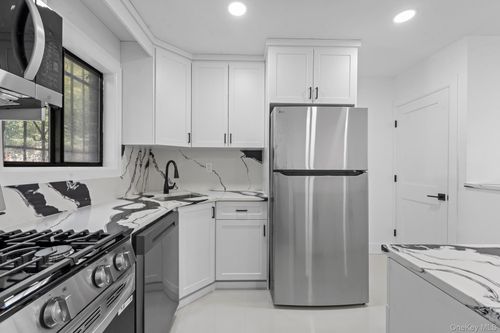 923 Rockaway Ave, Brooklyn, NY, 11212-5236 | Card Image