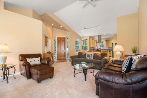 12-18080 Witchhazel Ln, Sunriver, OR, 97707-1959 | Card Image