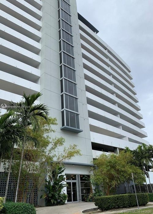 402-36 Nw 6th Ave, Miami, FL, 33128-1564 | Card Image