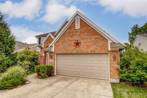 2327 Polo Park Dr, Dayton, OH, 45439-3270 | Card Image