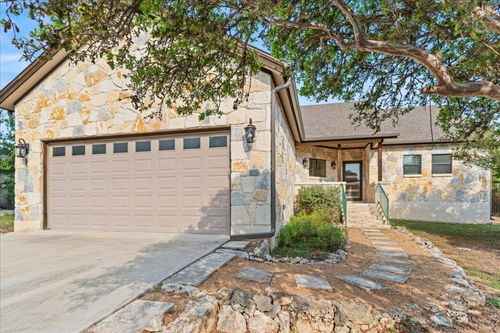 72 Augusta Dr, Wimberley, TX, 78676-2520 | Card Image