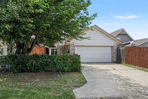 2136 Meench Drive, Moore, OK, 73170 | Card Image
