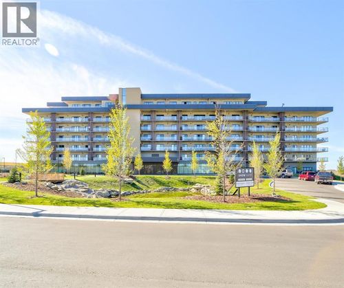 102 Scenic Dr N, Lethbridge, AB, T1H5L9 | Card Image