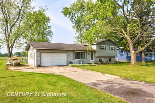 942 Wheelock St, Freeland, MI, 48623-9086 | Card Image