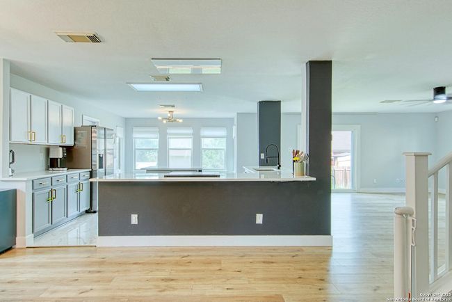 112 Springtree Holw, House other with 4 bedrooms, 3 bathrooms and null parking in Cibolo TX | Image 12