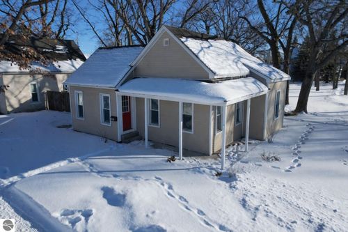 1004 Boyd Ave, Traverse City, MI, 49686-3355 | Card Image