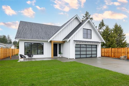 327 Wisteria St, Parksville, BC, V9P1E1 | Card Image