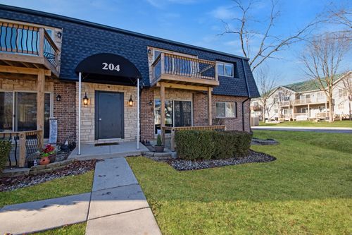 204 Elmhurst Ct, Williams Bay, WI, 53191-1210 | Card Image