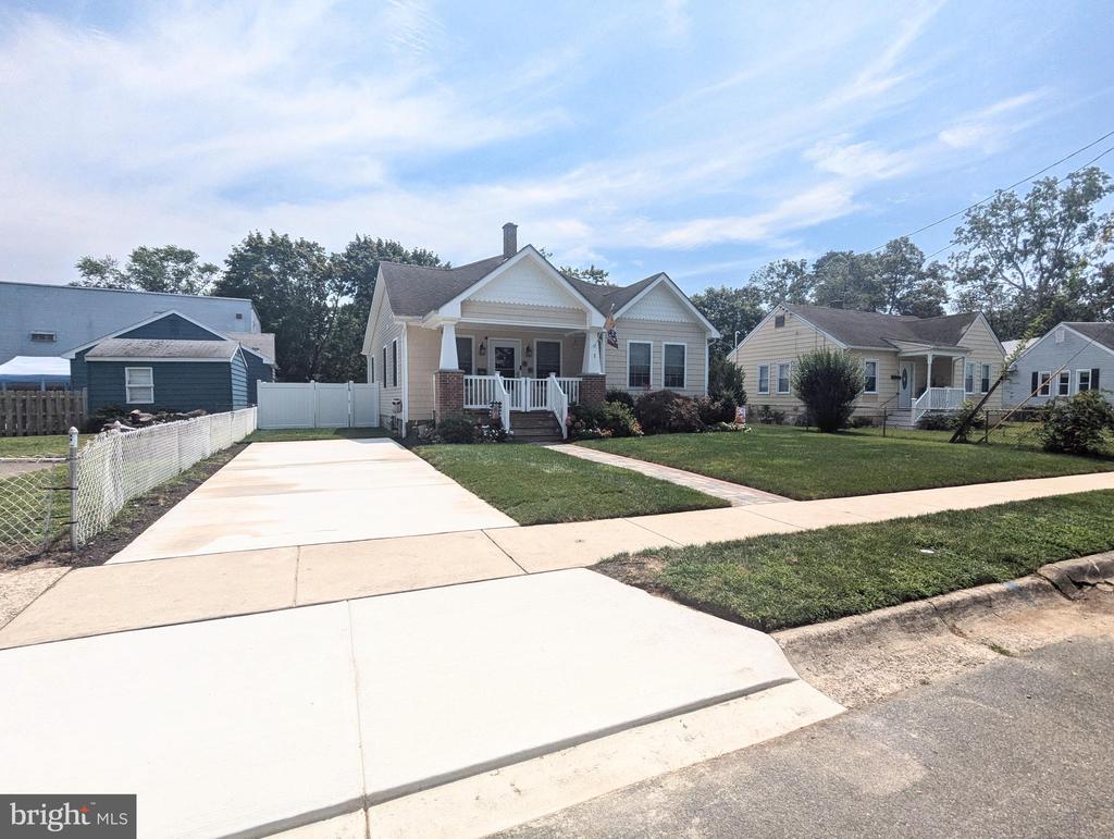 Forrest Dr, Northfield, NJ 08225