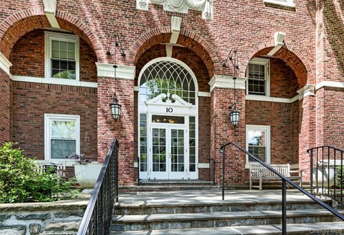 5h-10 Brooklands, Yonkers, NY, 10708 | Card Image