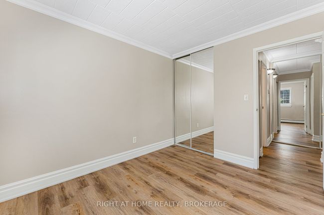 102 - 20 John St, Condo with 2 bedrooms, 1 bathrooms and 3 parking in Grimsby ON | Image 18