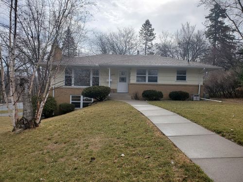 2488 Chatsworth St N, Roseville, MN, 55113-3316 | Card Image