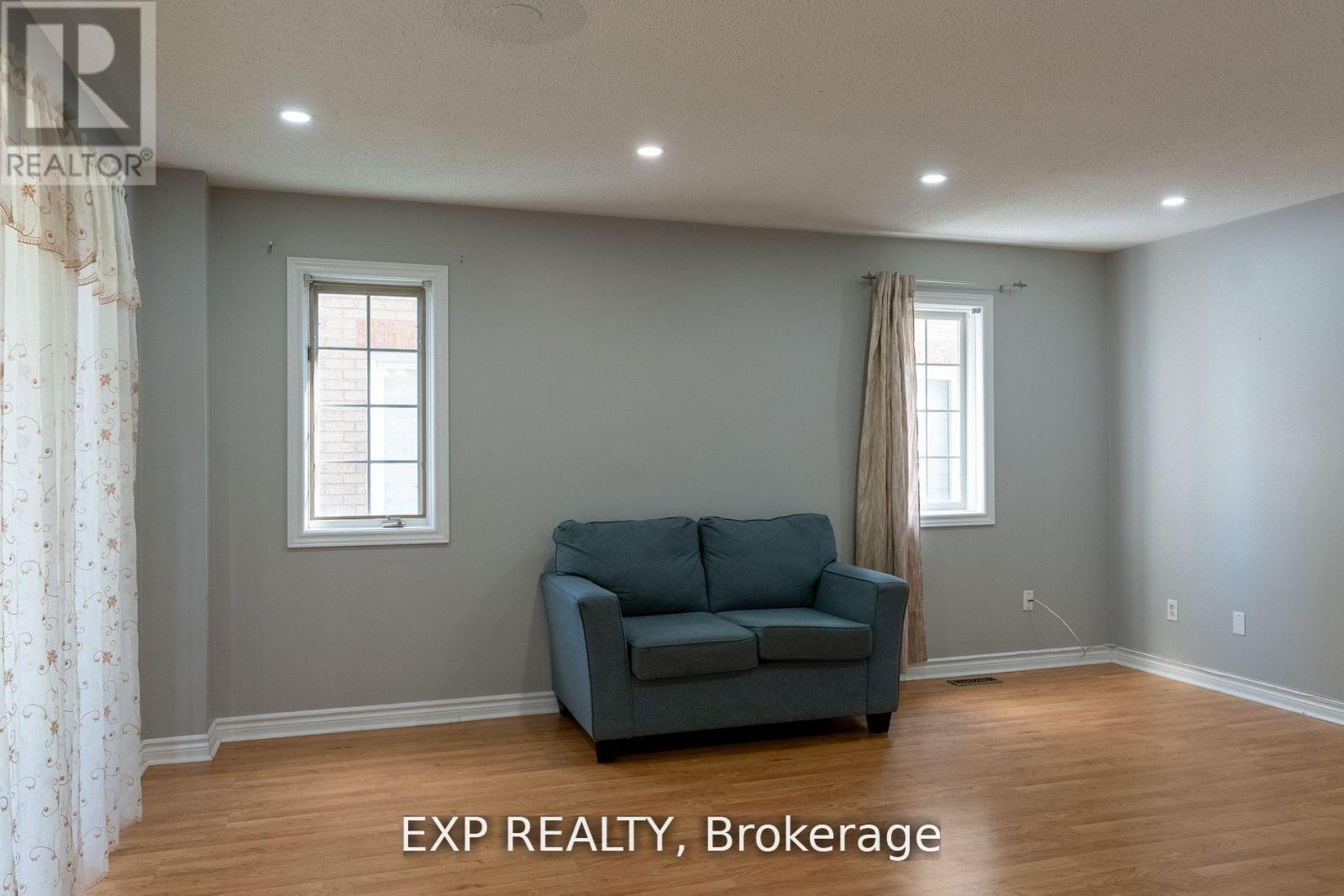 Residential Lease in Brampton (Sandringham-Wellington) 2
