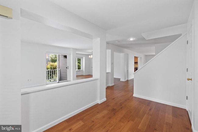 8924 Cross Chase Cir, House other with 4 bedrooms, 5 bathrooms and null parking in LORTON VA | Image 8