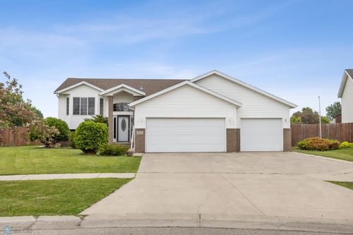 810 Homestead Ct, West Fargo, ND, 58078-4803 | Card Image