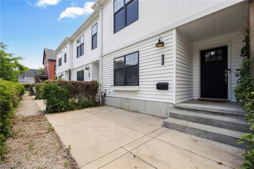 2059 W 34th Pl, Cleveland, OH, 44113-3911 | Card Image