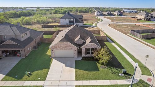 136 Creekside Dr, Sanger, TX, 76266-5763 | Card Image