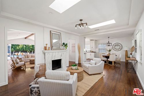 5732 Mammoth Ave, Sherman Oaks, CA, 91401-5809 | Card Image