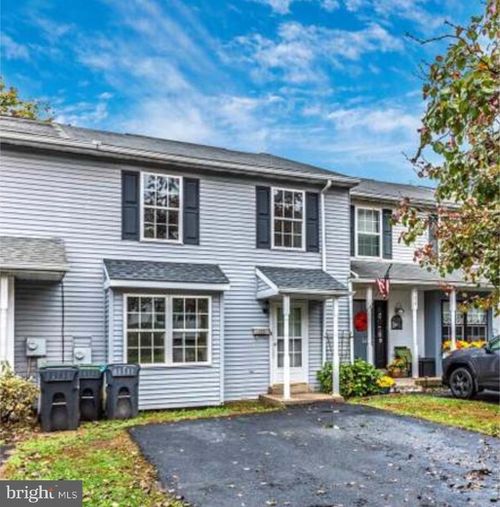 592 Taylor St, PHOENIXVILLE, PA, 19460-3054 | Card Image