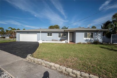 8651 Gulf Boulevard, House other with 3 bedrooms, 2 bathrooms and null parking in St Pete Beach FL | Image 1