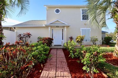 Front walk to the main door | Image 1