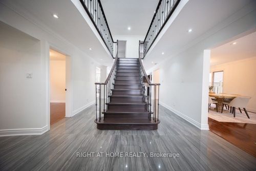 2088 Perran Dr, Mississauga, ON, L5K2R4 | Card Image