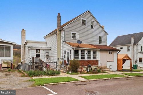 831- 833 E Ridge Street, LANSFORD, PA, 18232 | Card Image