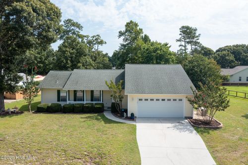 306 Clam Digger Ct, Swansboro, NC, 28584-9643 | Card Image