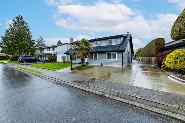 4571 Kelly Drive, House other with 5 bedrooms, 3 bathrooms and null parking in Delta BC | Image 2