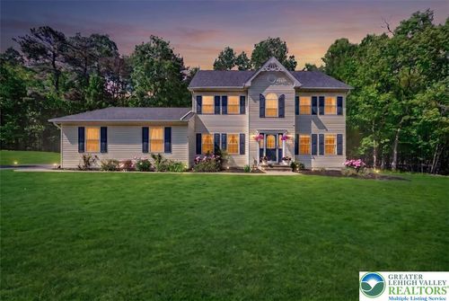 915 Mundy Ln, Effort, PA, 18330-8600 | Card Image