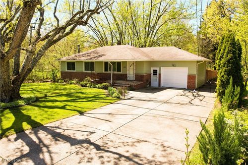 132 Foresthill Dr, Amherst, OH, 44001-2361 | Card Image