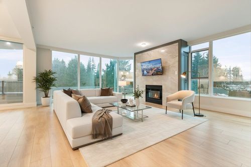 504-32330 S Fraser Way, Abbotsford, BC, V2T1X1 | Card Image